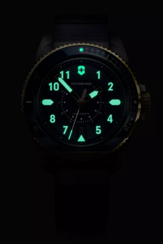 Victorinox Journey 1884 Verre Minéral