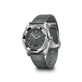Montre Victorinox Concept One Solar 39 mm cadran gris, bracelet caoutchouc gris, vue de trois quarts