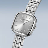 Bering Classic Femme Carrée Cadran Blanc