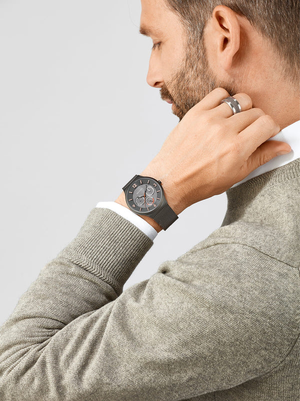 Montre Bering Classic Brushed Grey 33441-377