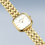 Bering Classic Femme Carrée Dorée