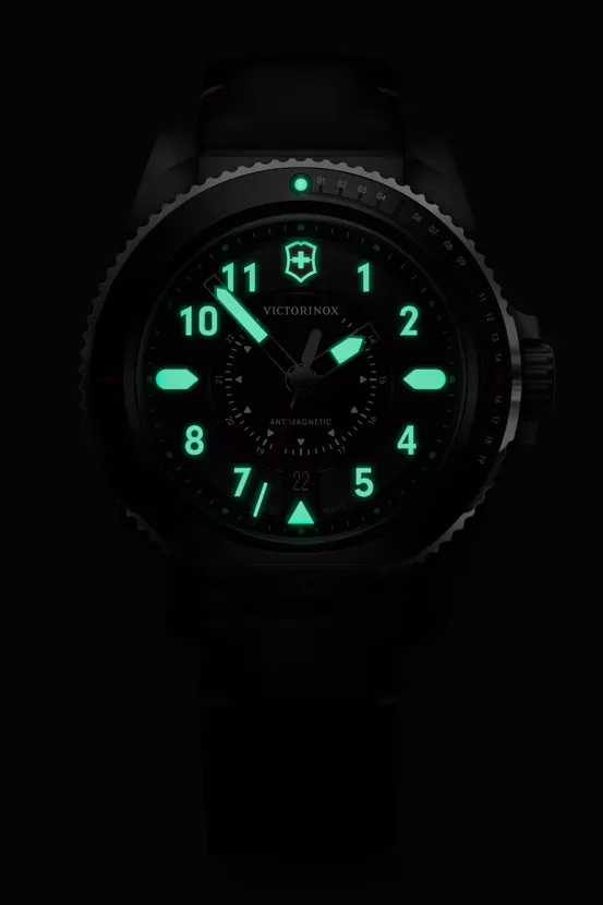 Victorinox Journey 1884 Cadran Noir Cuir