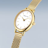 Bering Classic Femme Ovale Dorée 29mm