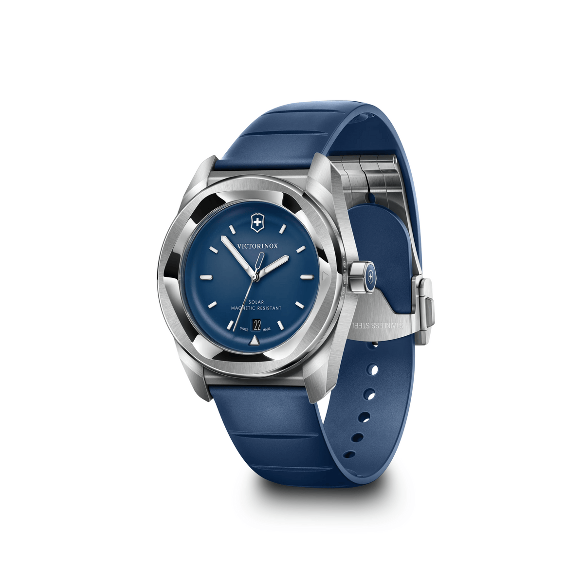 Montre Victorinox Concept One Solar 39 mm cadran bleu, bracelet caoutchouc bleu, vue de trois quarts