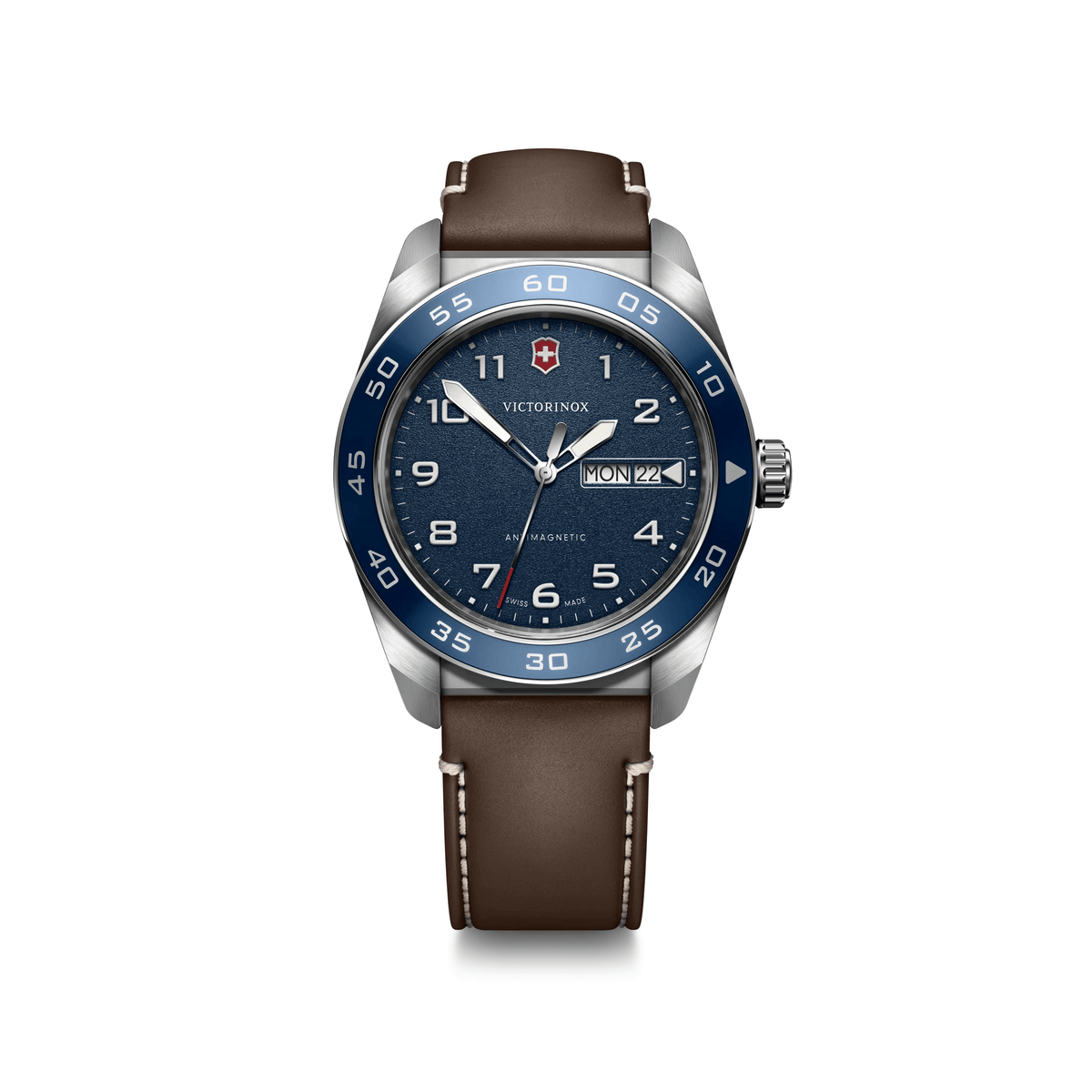 Montre Victorinox Swiss Army 42 mm cadran bleu, boîtier acier et bracelet cuir brun