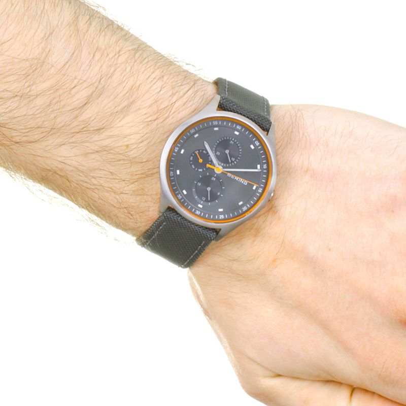 Montre Bering 11741-879 acier cadran bleu
