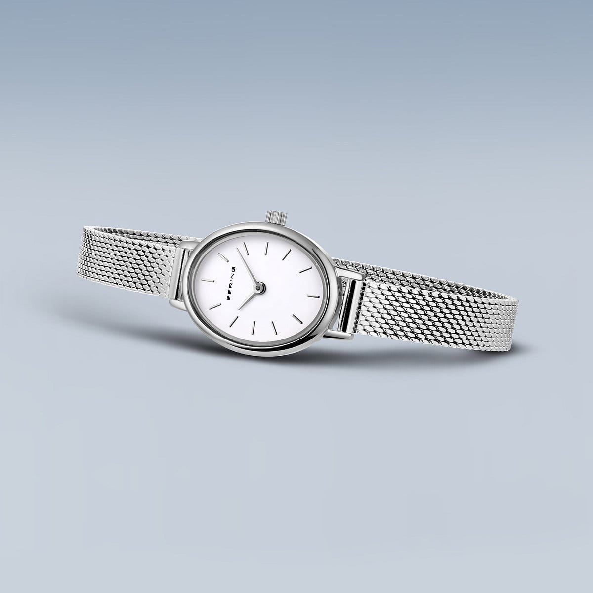 Bering Classic Femme Ovale Argent 29mm