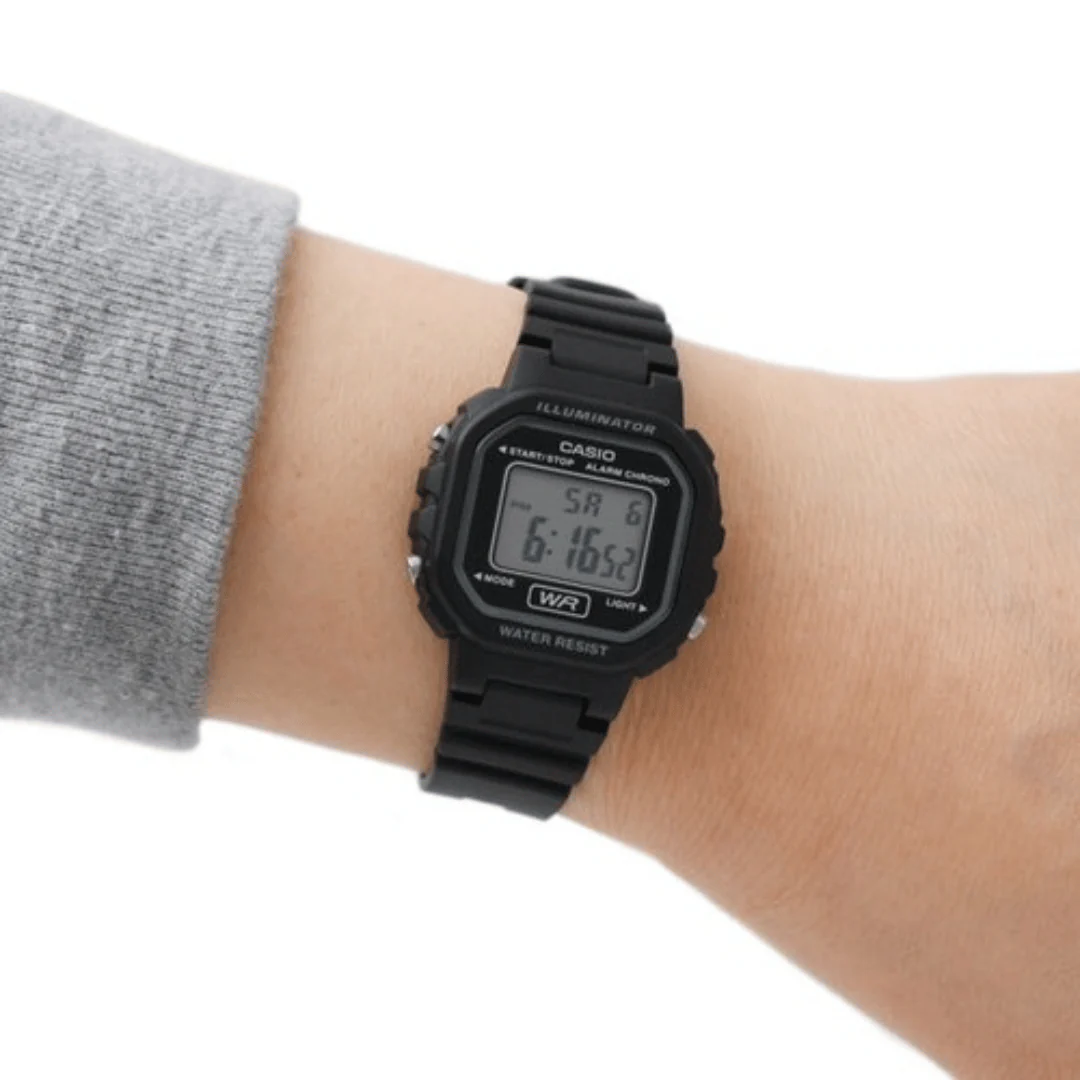 Montre Casio LA-20WH-1ACF digitale noire