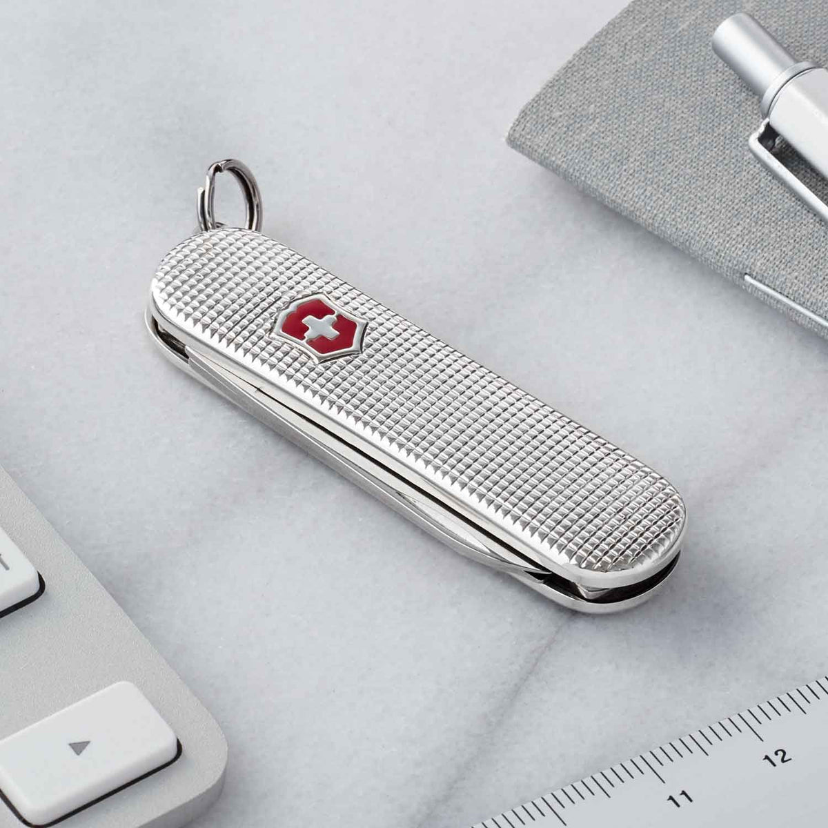 Couteau Victorinox Classic Barleycorn argent sterling
