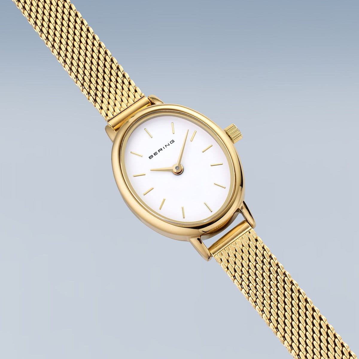 Bering Classic Femme Ovale Dorée 29mm